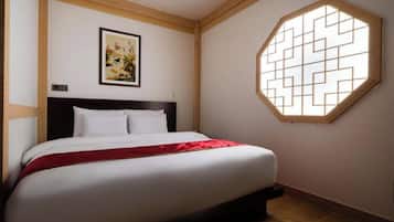 Semi-Special Room(Sauna) | Desk, laptop workspace, free WiFi, bed sheets