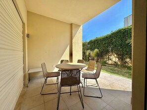 Outdoor dining - Casa Palma appartement avec jardin privé La Marsa (Sidi Daoud)