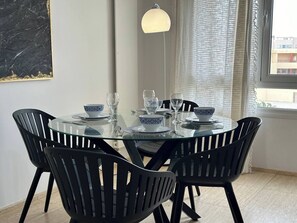 Dining - Coralie S2 moderne au Lac 2 (Les Berges du lac 2)