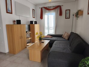 TV - Playa Flamenca with Terrace (Alicante)