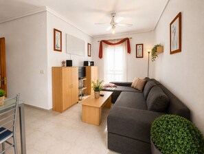 TV - Playa Flamenca with Terrace (Alicante)
