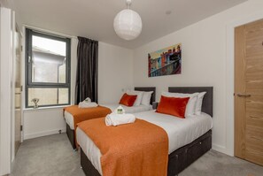 Room - Designer Urban Apartment with City Terrace (Edinburgh)