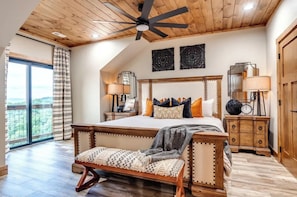 Room - Hot Tub + Home Theater + Game Room + Expansive Deck | Priddy Secluded (Sevierville)