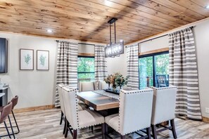 Dining - Hot Tub + Home Theater + Game Room + Expansive Deck | Priddy Secluded (Sevierville)