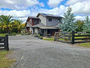 Exterior - Shakan BnB Lifestyle block relaxation in Kinloch (Kinloch)