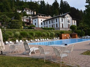 Pool - Inaya apartment in Oggebbio with pool (Oggebbio)