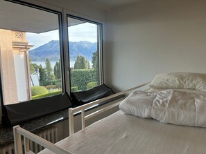 1 bedroom, free WiFi - Inaya apartment in Oggebbio with pool (Oggebbio)