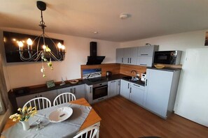 Fridge, microwave, stovetop, dishwasher - Sea View 2 - Bella Vista (Sassnitz)