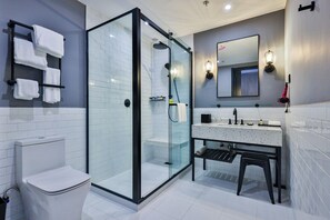 Bathroom - Moxy Shanghai Hongqiao Necc (Shanghai)