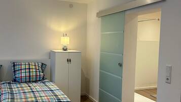 1 Schlafzimmer, Reisekinderbett, kostenloses WLAN, Bettwäsche