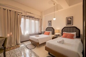 Kamar Deluks, balkon, pemandangan kebun | Minibar dan Wi-Fi gratis