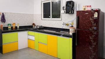 Premium Villa, Patio, Lake View | Private kitchen