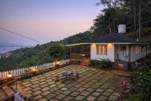 Unclassified image, 3 of 14, button - Vayati Villa (Pasure)