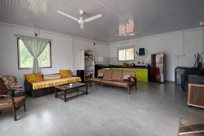 Premium Villa, Patio, Lake View | Living area - Vayati Villa (Pasure)