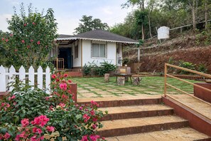 Unclassified image, 2 of 14, button - Vayati Villa (Pasure)