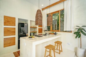 Villa de lujo, 1 habitación, patio, vistas a la piscina | Cocina privada