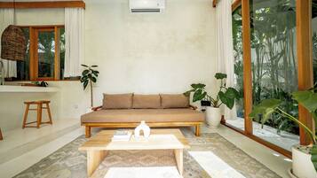 Vila Mewah, 1 kamar tidur, patio, pemandangan kolam renang | Ruang keluarga