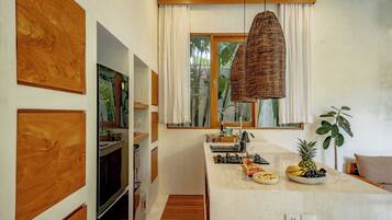 Vila Mewah, 1 kamar tidur, patio, pemandangan kolam renang | Dapur pribadi