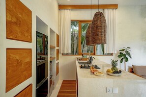 Vila Mewah, 1 kamar tidur, patio, pemandangan kolam renang | Dapur pribadi