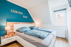 3 Schlafzimmer, Schreibtisch, Bügeleisen/Bügelbrett, WLAN