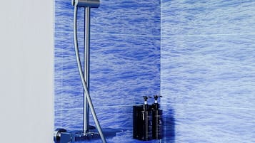 Deluxe Double Room | Bathroom