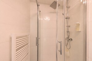 Shower, hair dryer - Studio Martina mit Pool und Sauna (Freyung)