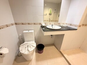 Værelse - 1 soveværelse - ryger - balkon | Badeværelse