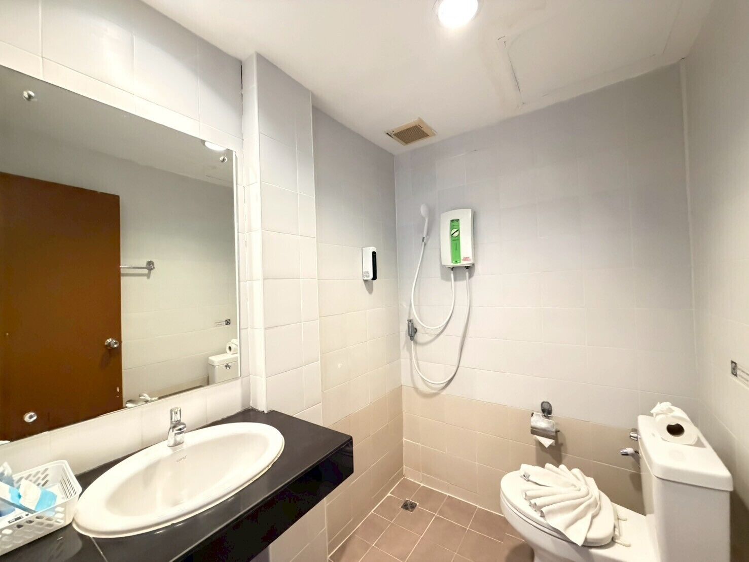 Kamar, 1 kamar tidur, balkon, pemandangan kota | Kamar mandi