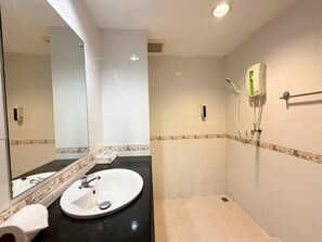 Værelse - 1 soveværelse - ryger - balkon | Badeværelse