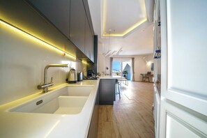 Fridge, microwave, oven, dishwasher - Elenis Sea & The City Apartment, Apartment (Rethymno)