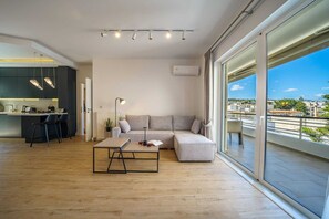 Smart TV - Elenis Sea & The City Apartment, Apartment (Rethymno)