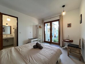 Doppia Standard, vista giardino