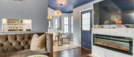 Televisie en een open haard