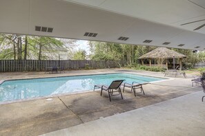 Pool - 2 Mi to Ole Miss University! Condo w/ Pool Access (Oxford)