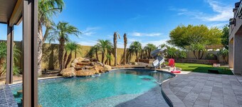 Swim-Up Bar & Games! Ultimate Goodyear Group Stay