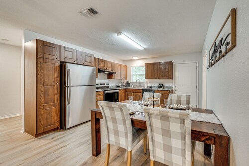 Family-Friendly Nash Home 6 Mi to Spring Lake Park