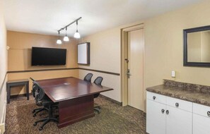 Meeting facility - 1 King Bed | Non-Smoking, Kitchen (Milwaukee WI)