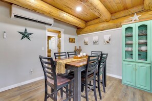 Dining - 'Rustic Cliff Ranch' in Uintah Basin: Dogs Welcome (Fort Duchesne)