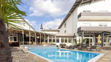 Piscine intérieure