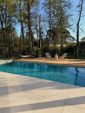 Outdoor pool - Spacious house close to Landes beaches.  Pets welcome! (Magescq)