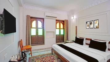 1 bedroom, desk, free WiFi, bed sheets