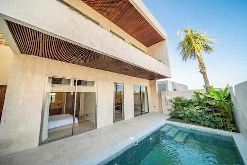 Surfside Appartments & Villas