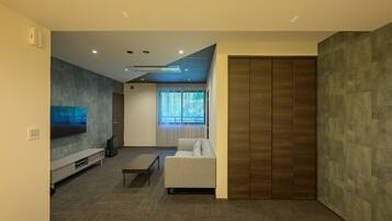 In-room safe, iron/ironing board, free WiFi