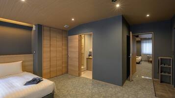 In-room safe, iron/ironing board, free WiFi