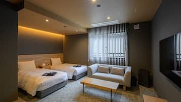 Habitación superior con 2 camas individuales | Caja fuerte, tabla de planchar con plancha, wifi gratis