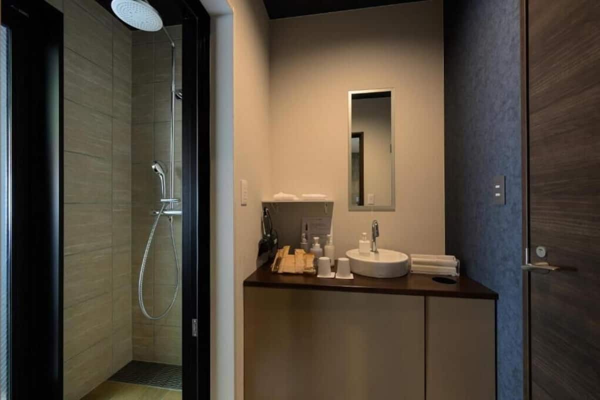 Triple Room | Bathroom