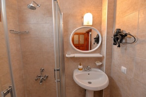 Classic Double or Twin Room, Balcony, Pool View | Bathroom - lemon tree (Fethiye)