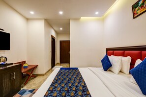 Superior Room | Minibar, iron/ironing board, rollaway beds, free WiFi