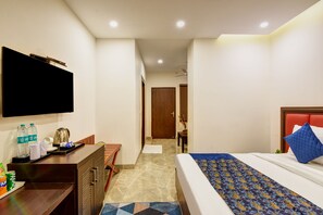 Superior Room | Minibar, iron/ironing board, rollaway beds, free WiFi