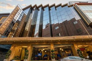 Exterior - Blu Sapphire Inn Airport Aerocity Hotel (New Delhi)